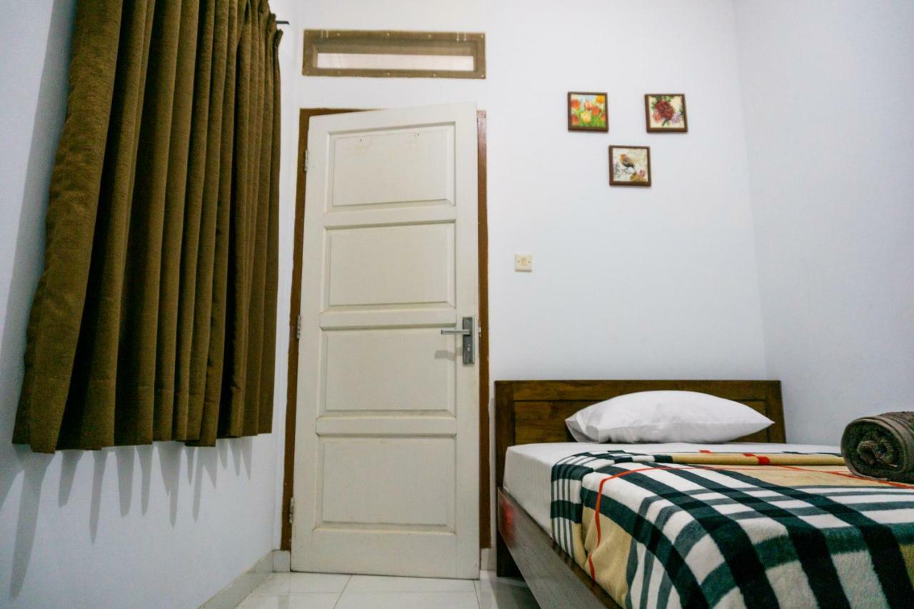 Hotel Zenrra House Bandung Exterior foto